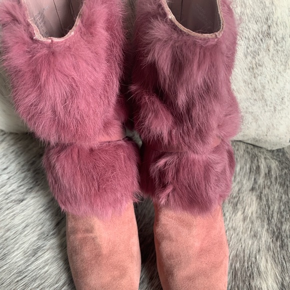 Luxurious Mauve/Fuchsia real fur, suede and leather fashion boots 7 1/2M. - Picture 2 of 12